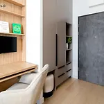 Appartement Nowoczesne Z Klimatyzacja I Balkonami, W Dobrej Lokalizacji